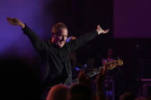 Mestres da pop eletrónica, Orchestral Manoeuvres in the Dark, deram lição de mestria numa Aula Magna praticamente esgotada.