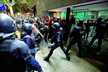 Polícias catalães reagiram a grupos de jovens violentos