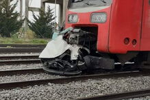 Carro abalroado por comboio obriga ao corte da Linha do Norte
