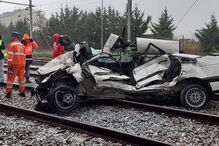Carro abalroado por comboio obriga ao corte da Linha do Norte