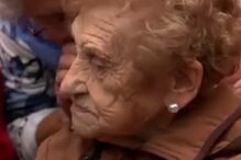 Victoria, a mulher de 94 anos salva por vizinhos que se uniram para expulsar 'okupas' e lhe devolver a casa