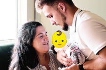 Marlene e David com o filho. 'Bebé sem rosto' completou duas semanas