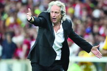 Técnico português somou a quinta vitória consecutiva no Brasileirão, ao vencer (2-0) o Fluminense 