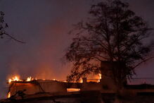 Vário incêndios florestais estão a lavrar na Califórnia