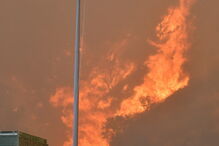 Vário incêndios florestais estão a lavrar na Califórnia