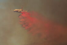 Vário incêndios florestais estão a lavrar na Califórnia