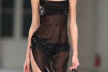 Irreverência marca estreia de Nicolas Lecourt Mansion no Portugal Fashion