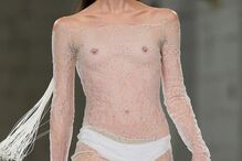 Irreverência marca estreia de Nicolas Lecourt Mansion no Portugal Fashion