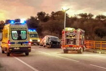 Carro encontrado acidentado junto aos corpos