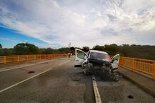 Três mortos e três feridos encontrados em estrada