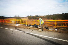 Três mortos e três feridos encontrados em estrada