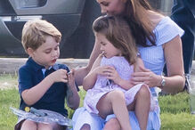 Kate Middleton com George e Carlota