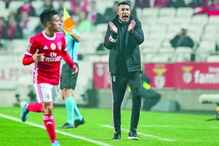 Bruno Lage, treinador do Benfica, pediu aos adeptos que apoiem os jogadores 