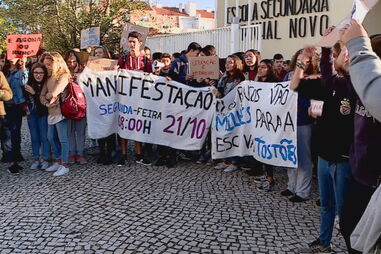 Alunos da Escola Secundária do Pinhal Novo em protesto 