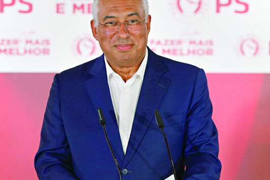 Secretário-geral do PS fez o discurso de vitória já passava da meia-noite. António Costa quer repetir a geringonça     