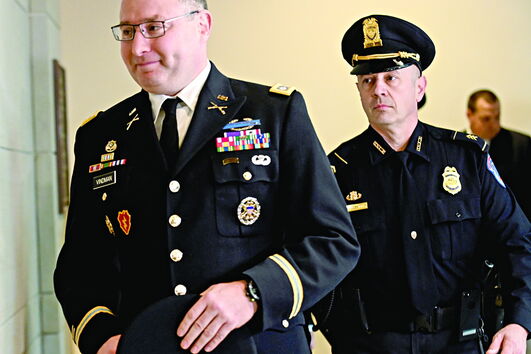 Vindman testemunhou durante mais de dez horas na comissão do Congresso