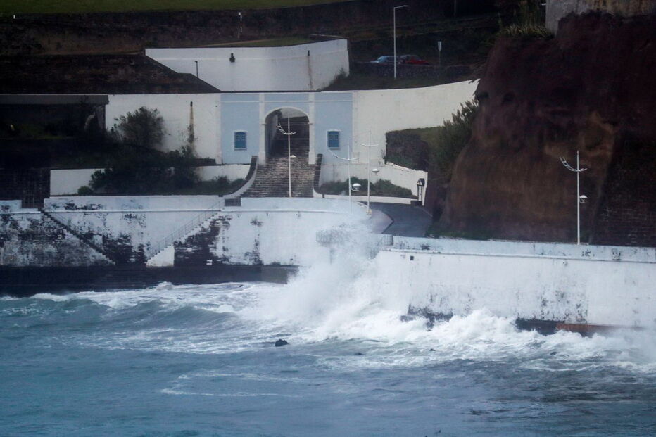 Furacão Lorenzo nos Açores