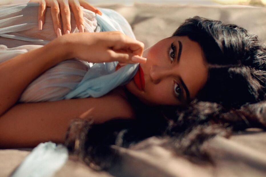 Kylie Jenner exibe a sensualidade nas redes sociais