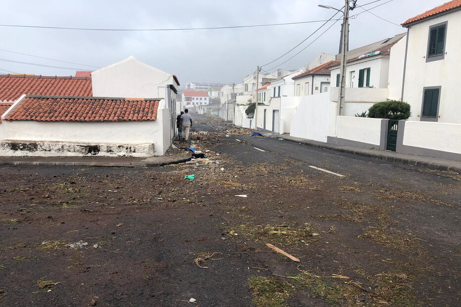 Furacão Lorenzo provoca estragos na zona da Feteira