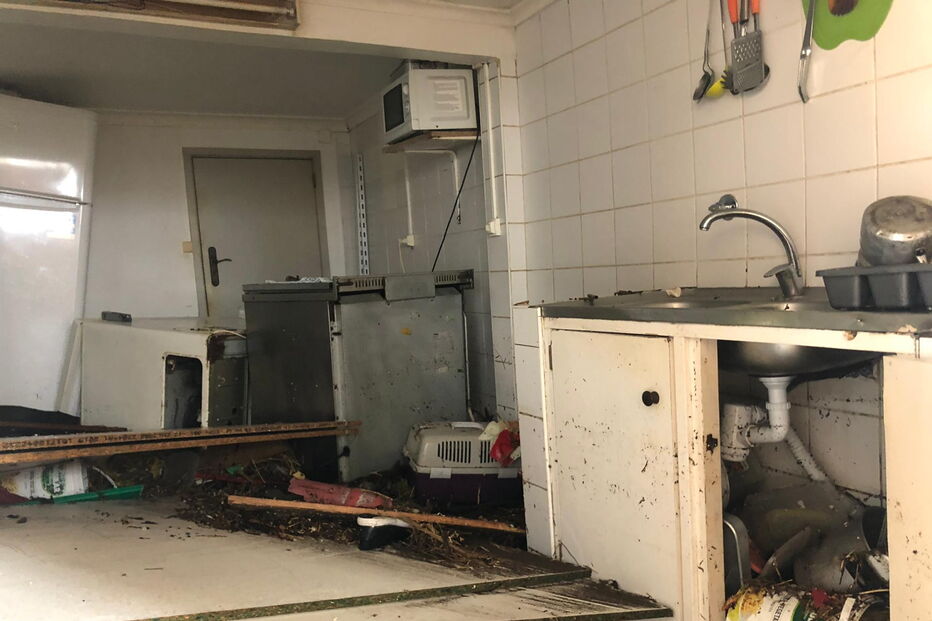 Furacão Lorenzo destrói casas no Faial