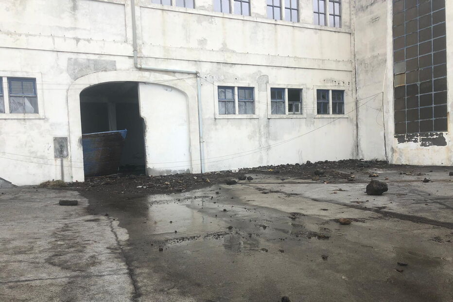 Furacão Lorenzo destrói casas no Faial