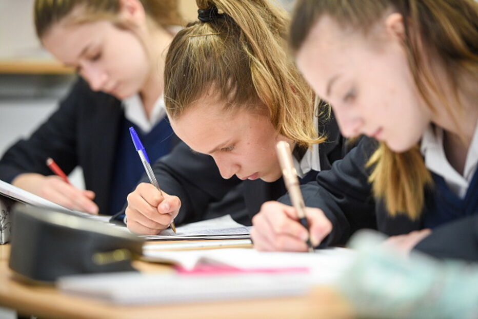 Universitários que dormem menos de sete horas por noite têm notas mais baixas