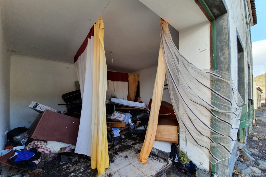 Furacão Lorenzo provoca estragos no Monte da Guia, Faial