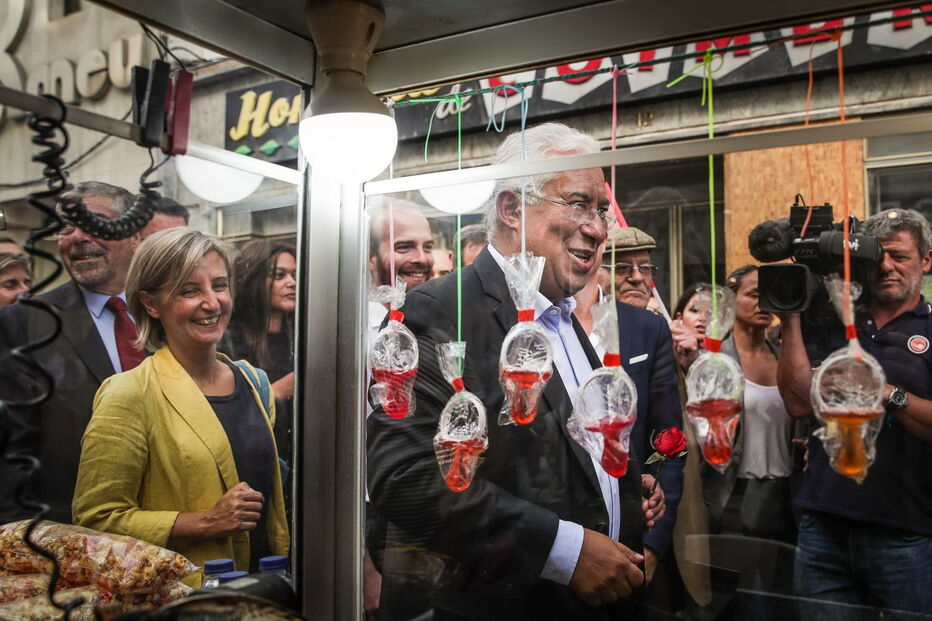 António Costa numa arruada em Coimbra