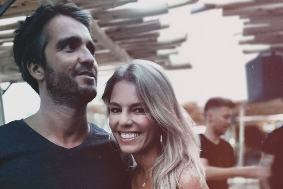 Casal partilha momentos felizes