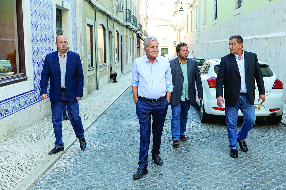Jerónimo de Sousa e os ‘homens’ do partido à chegada ao Chiado
