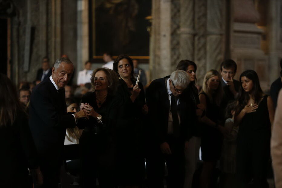 Figuras políticas prestam última homenagem a Freitas do Amaral