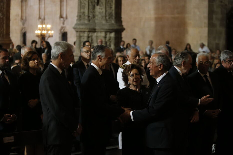 Figuras políticas prestam última homenagem a Freitas do Amaral