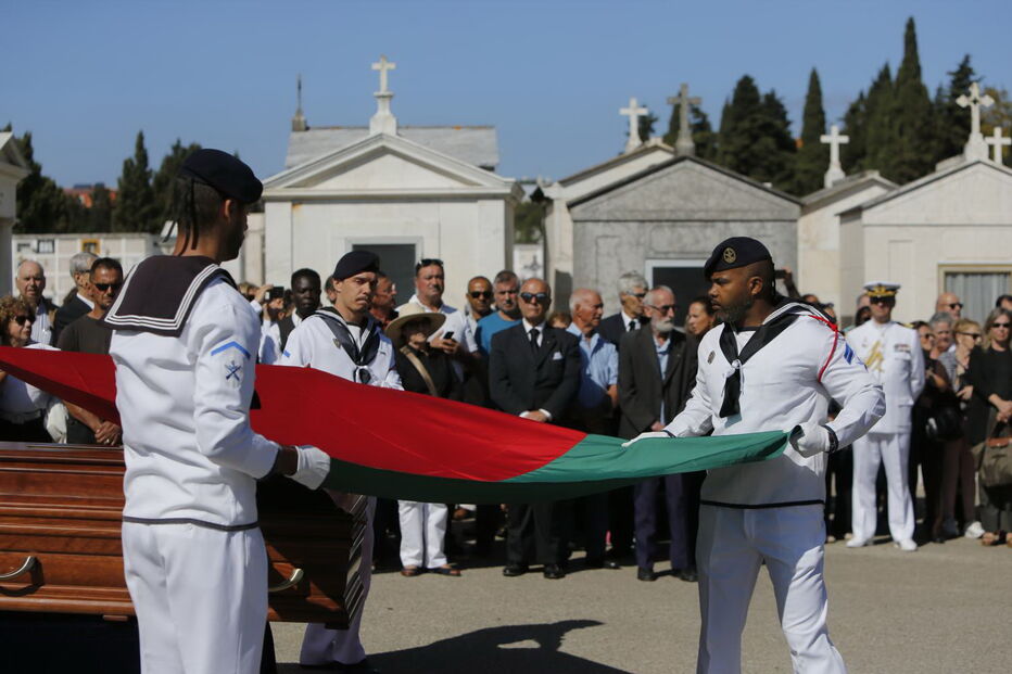 Funeral do antigo ministro dos Negócios Estrangeiros e fundador do CDS realizou-se este sábado, em Cascais