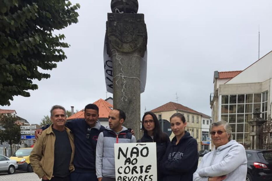 Populares manifestam-se contra abate das tílias da discórdia de Vila Nova de Paiva