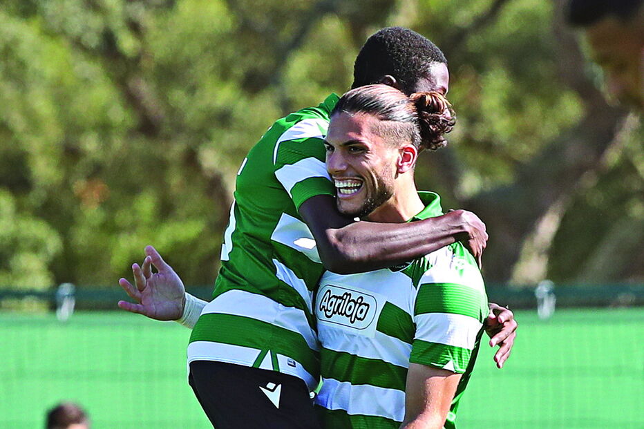 Silas assistiu ao jogo dos sub-23 num camarote, em Alcochete