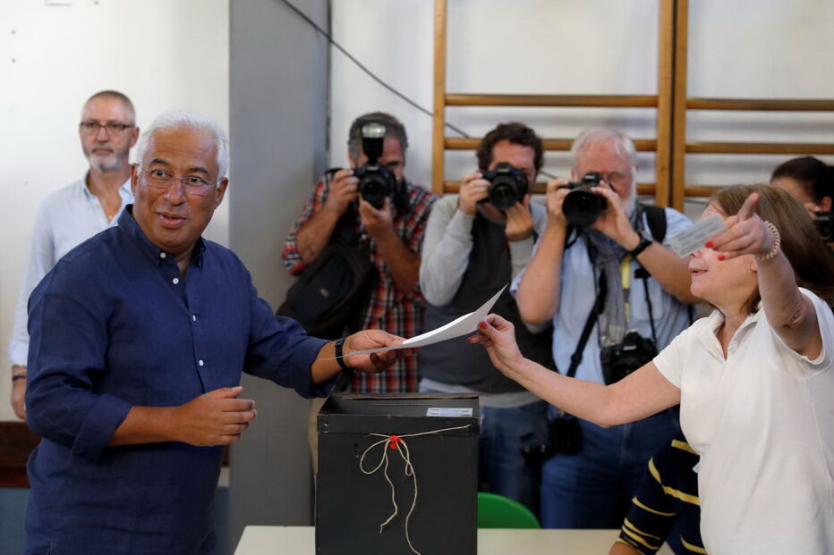 António Costa, do PS, votou na Escola Básica Jorge Barradas