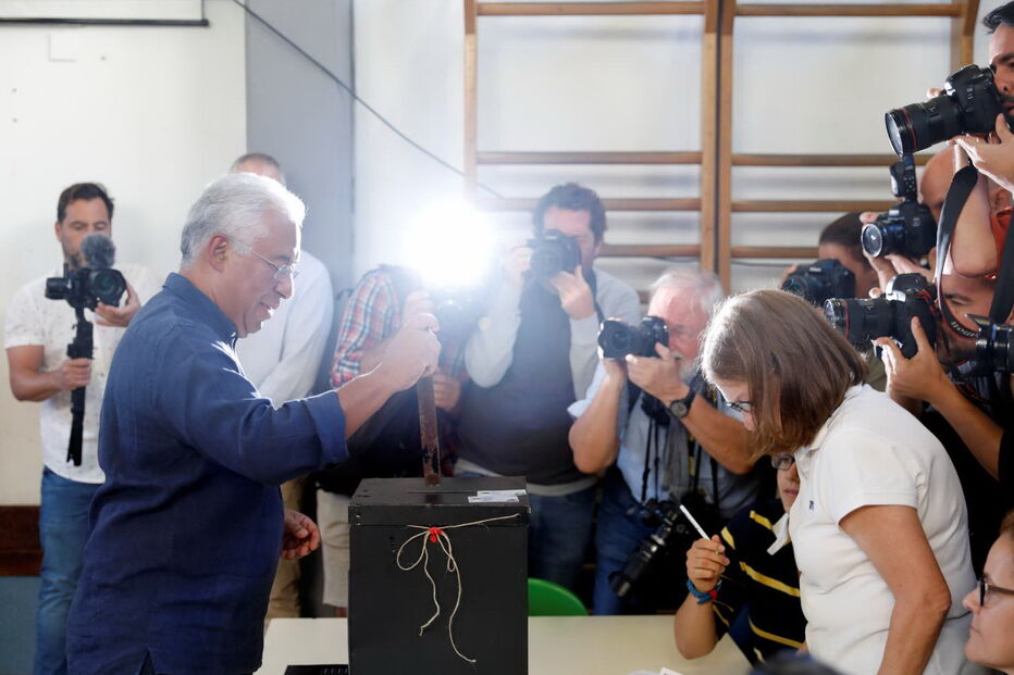 António Costa, do PS, votou na Escola Básica Jorge Barradas