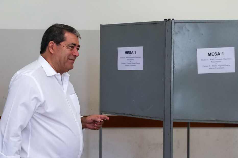 Presidente do PDR, António Marinho e Pinto, vota na Escola Secundária José Falcão, em Coimbra 