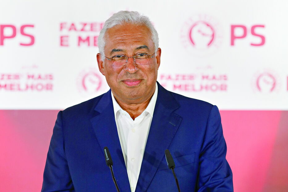 Secretário-geral do PS fez o discurso de vitória já passava da meia-noite. António Costa quer repetir a geringonça     