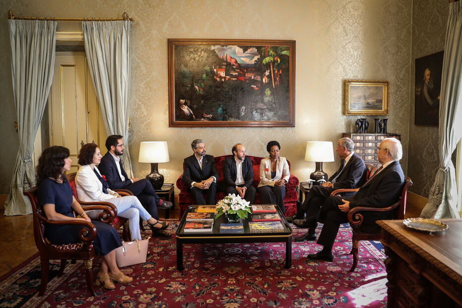 Livre recebido pelo Presidente da República