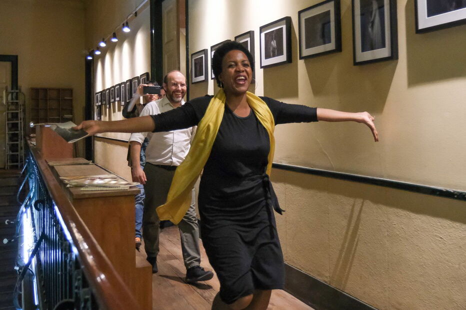 2019-10-07_17_06_19 joacine moreira livre .JPG