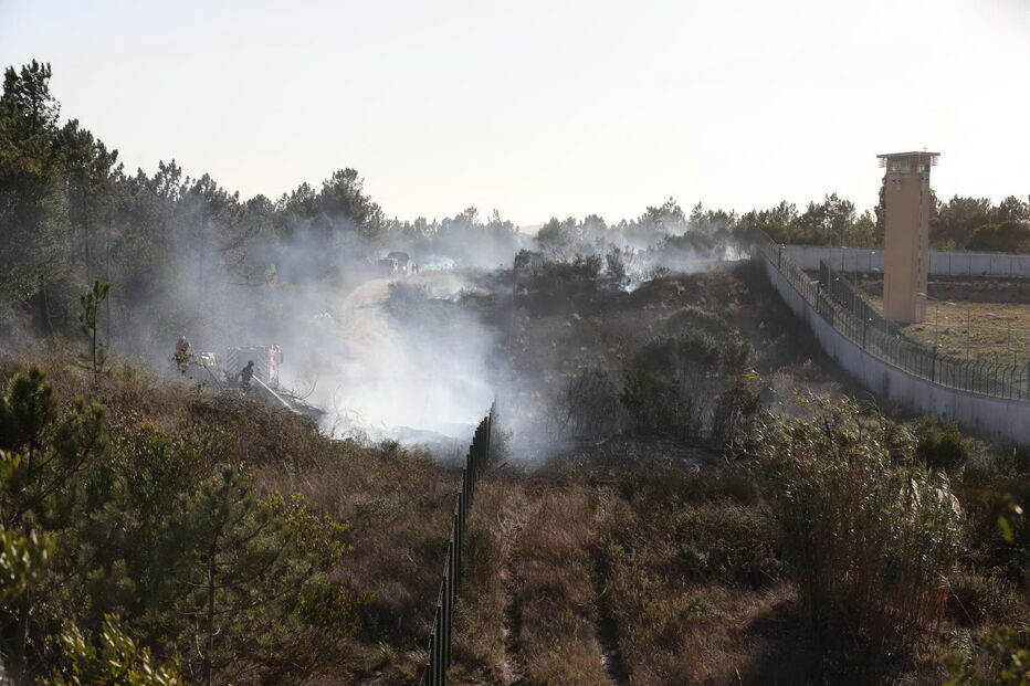 Incêndio na Serra da Carregueira, em Sintra