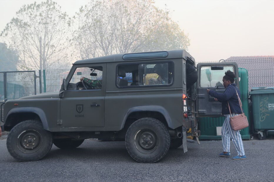 Militares estão no local e encontram-se a evacuar a localidade de Venda Seca