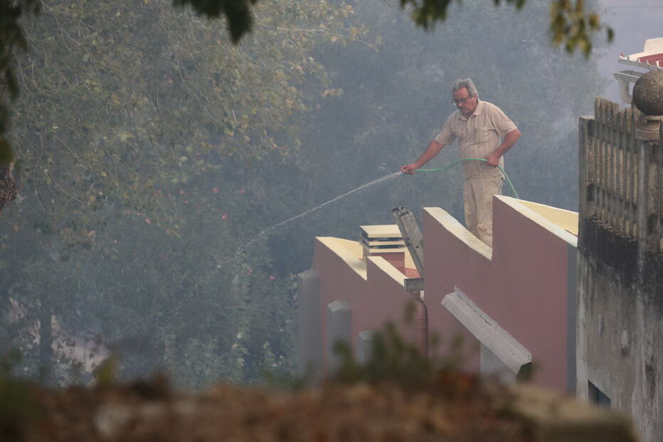  Incêndio na Serra da Carregueira, em Sintra