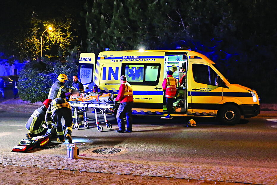 Veículos de emergência estavam posicionados em corporações de bombeiros e instalações da Cruz Vermelha 