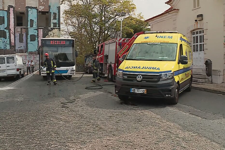 Mecânico morre esmagado quando reparava autocarro em Oeiras 