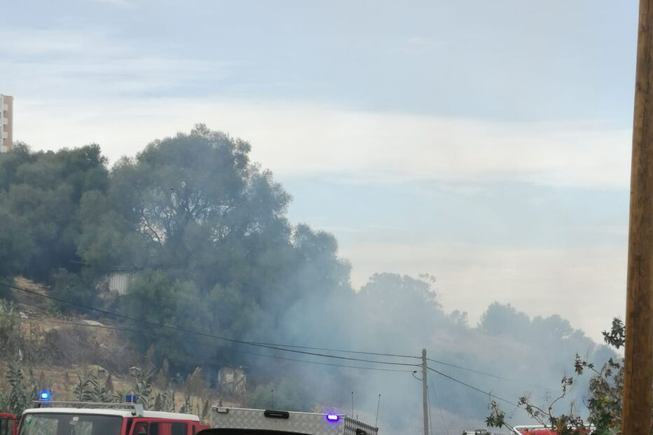 Incêndio no Monte da Caparica mobiliza mais de 30 bombeiros 