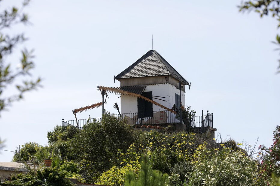 Prejuízos provocados na região Centro pela tempestade Leslie ainda são bem visíveis em alguns edifícios na Figueira da Foz