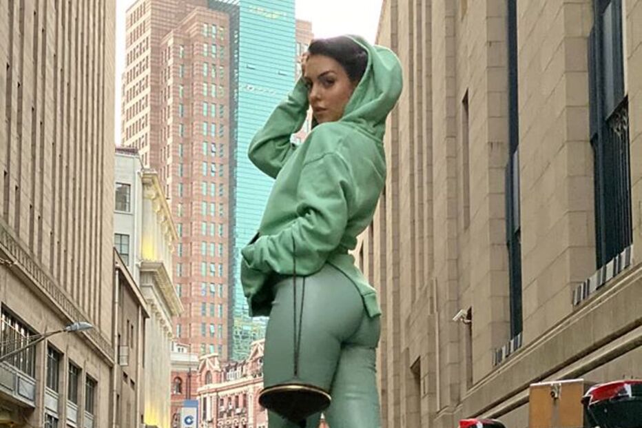 Modelo esteve em Xangai e perdeu o jogo da Seleção contra o Luxemburgo	