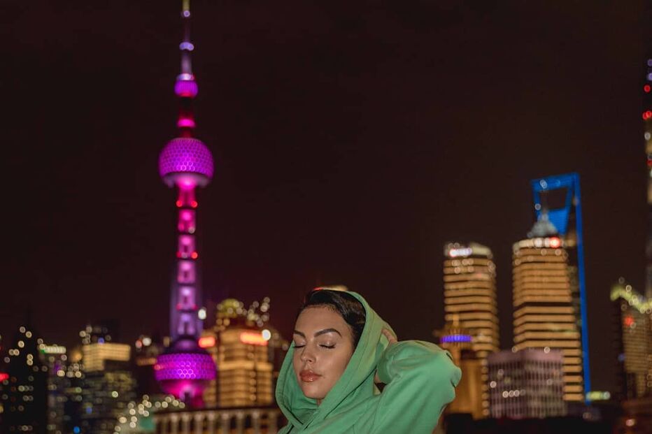 Modelo esteve em Xangai e perdeu o jogo da Seleção contra o Luxemburgo	